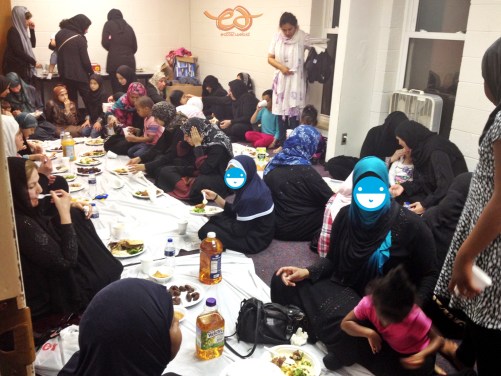 Sisters are gathering to eat iftar dinner. Beginilah suasana makan malam buka bersama di masjid setelah salat Magrib.