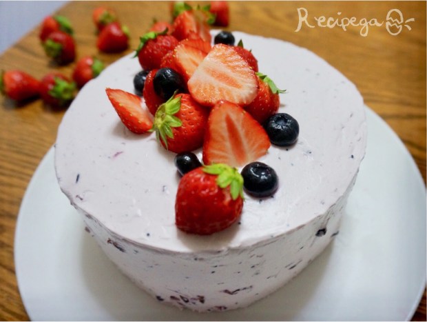 Sharp Edge Strawberry Cake