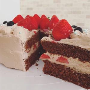 Chocolate berries cake